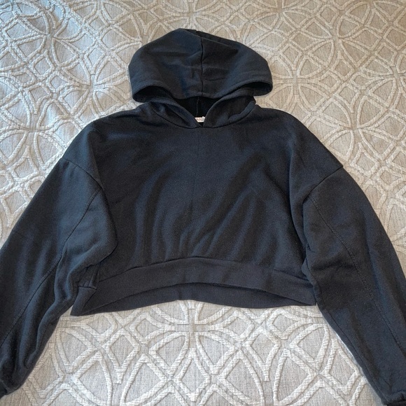 WOMANS HEARTS & HIPS CROPPED SWEATER - Picture 1 of 4